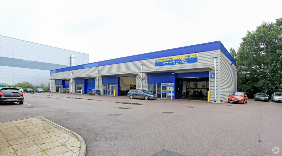 Gunnels Wood Rd, Stevenage for lease - Primary Photo - Image 1 of 2