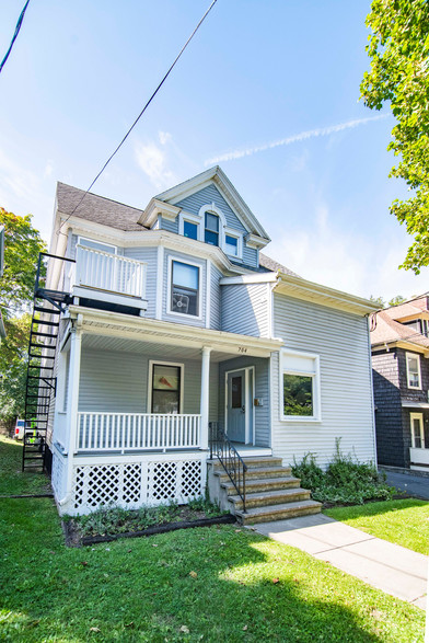 704 Westcott St, Syracuse, NY 13210 | LoopNet