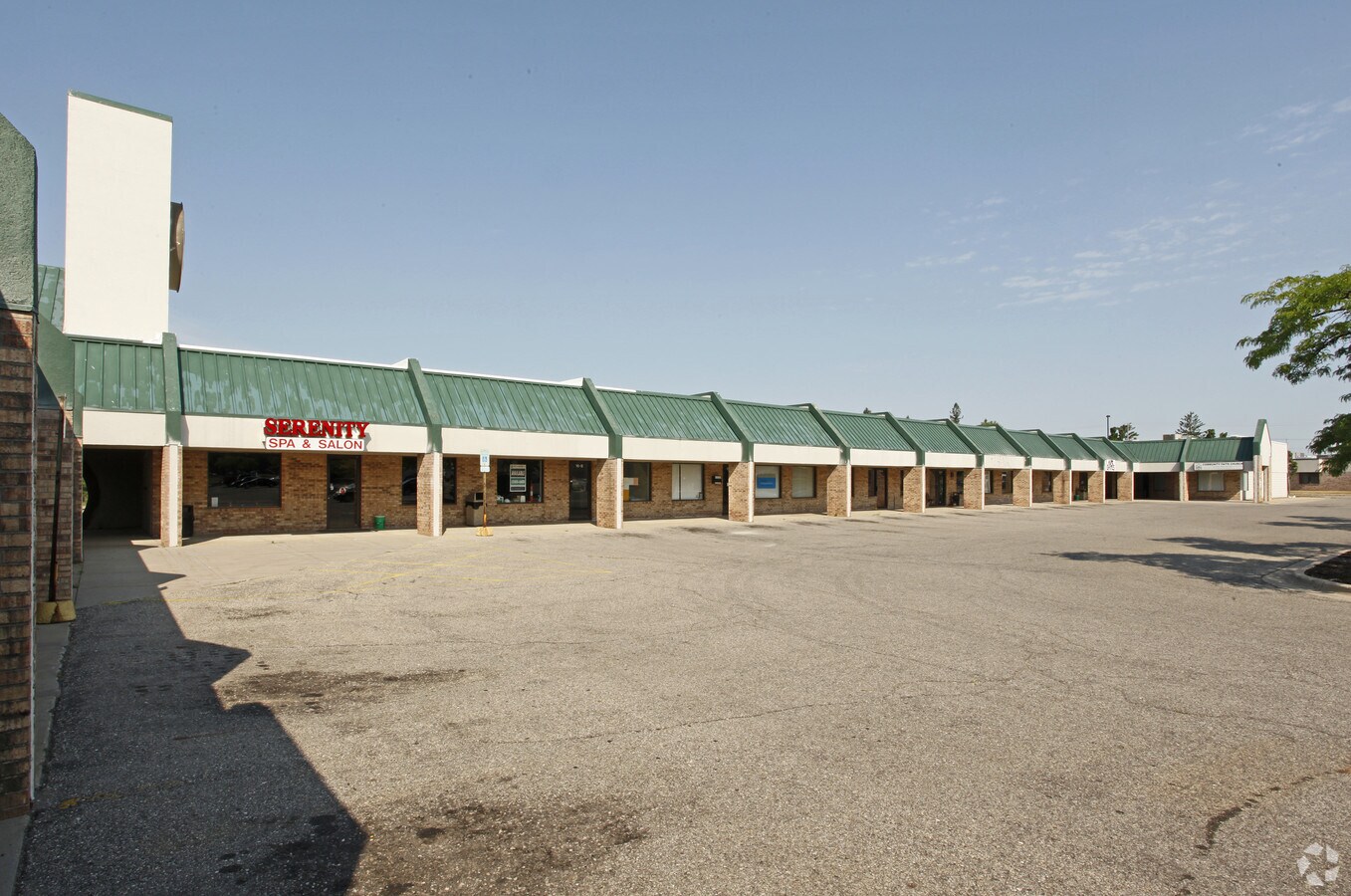 2495 S Cedar St, Holt, MI 48842