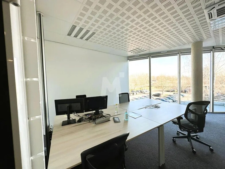 Office in Évry-Courcouronnes for lease - Building Photo - Image 3 of 14