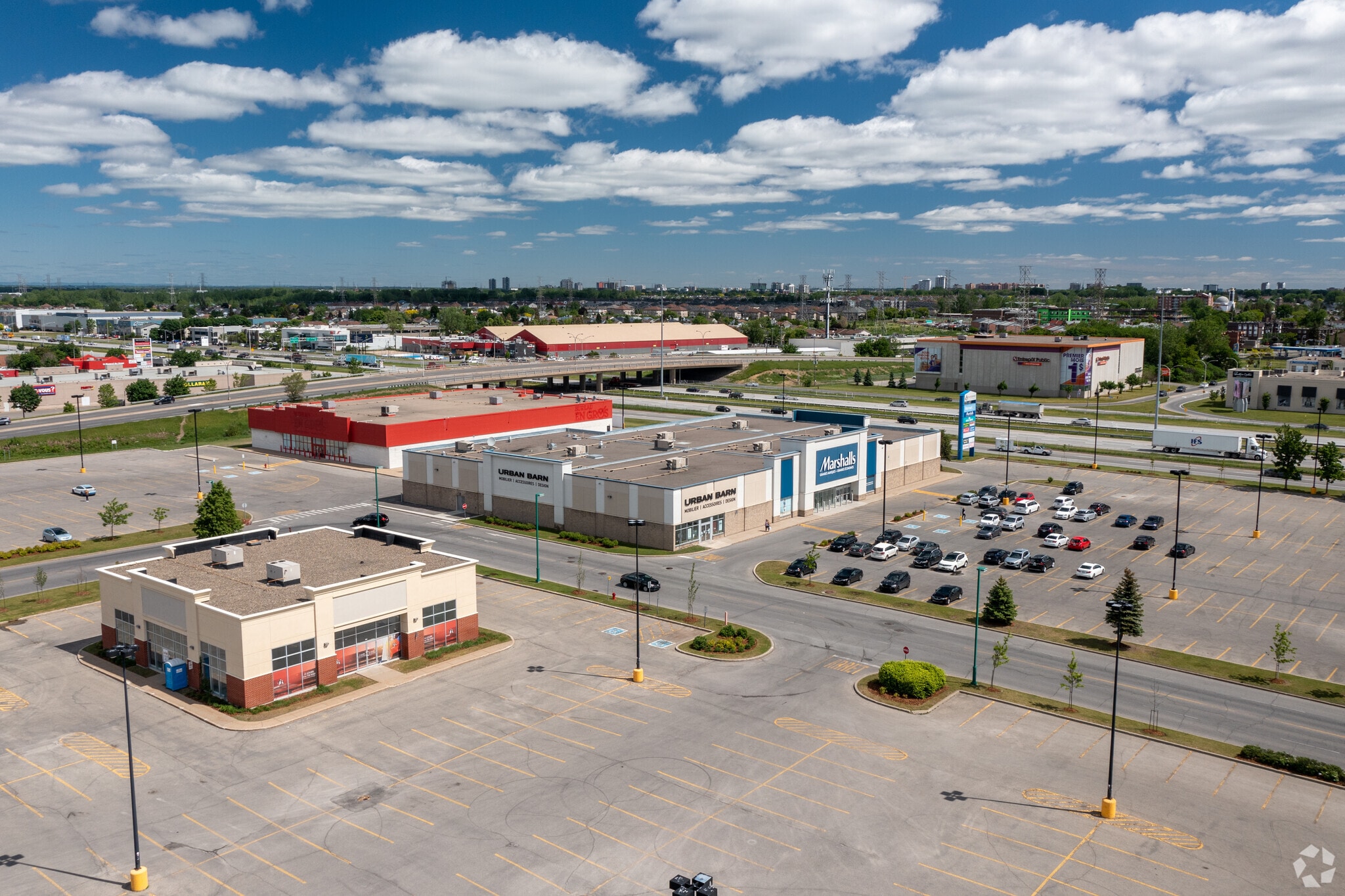 800 Chomedey Aut, Laval, QC H7X 3S9 Laval West SmartCentre
