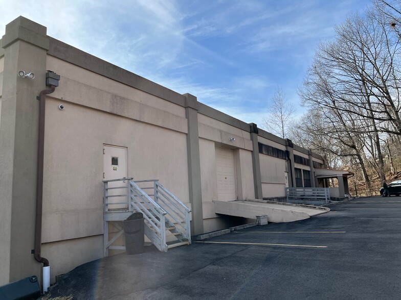 231 Wilson Ave, Norwalk, CT for lease - Building Photo - Image 2 of 28