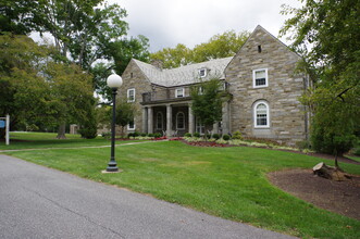 3827 West Chester Pike, Newtown Square, PA for lease Building Photo- Image 1 of 2