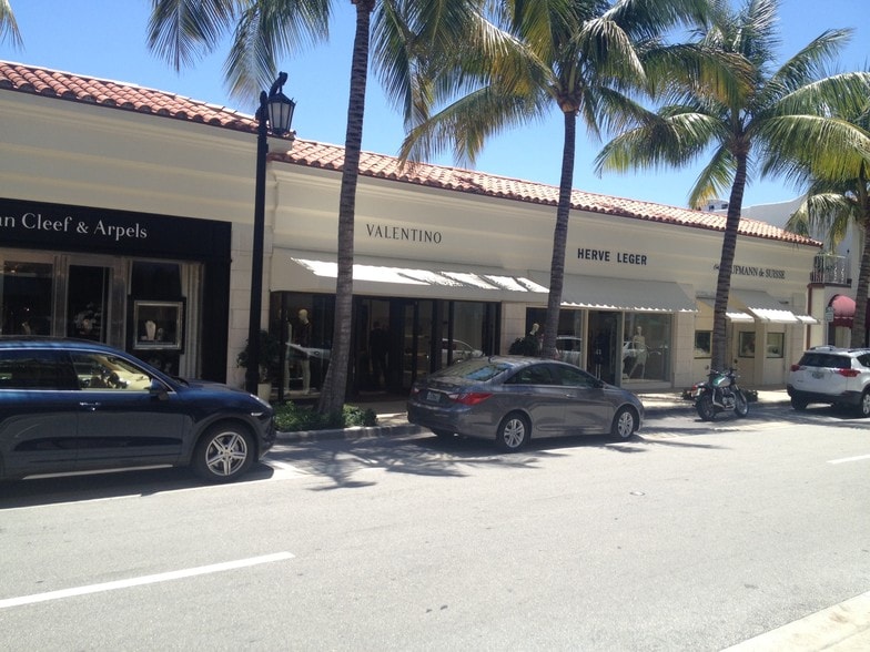 200-210 Worth Ave, Palm Beach, FL for lease - Building Photo - Image 3 of 5