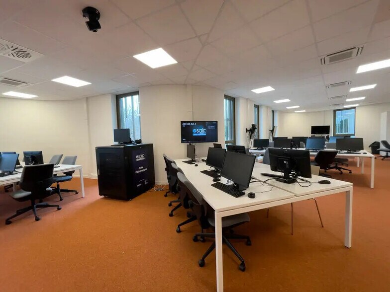 Office in Aix-en-Provence for lease - Interior Photo - Image 3 of 14