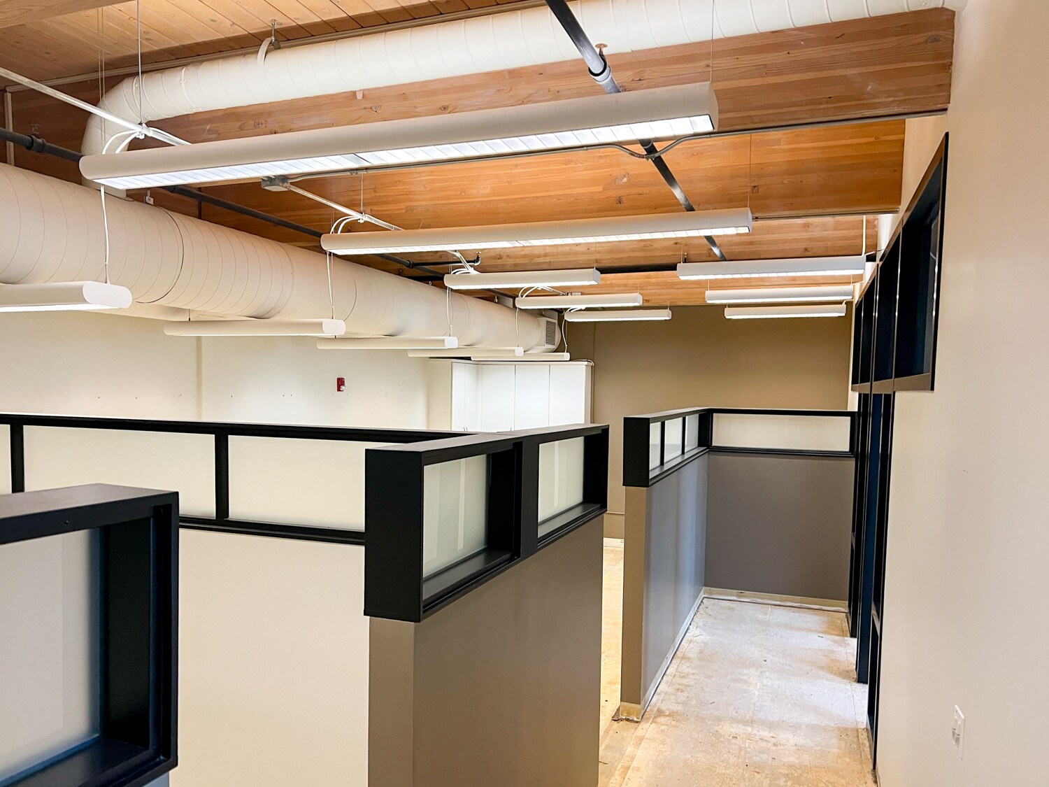 15573 SW Bangy Rd, Lake Oswego, OR 97035 The Clear Building