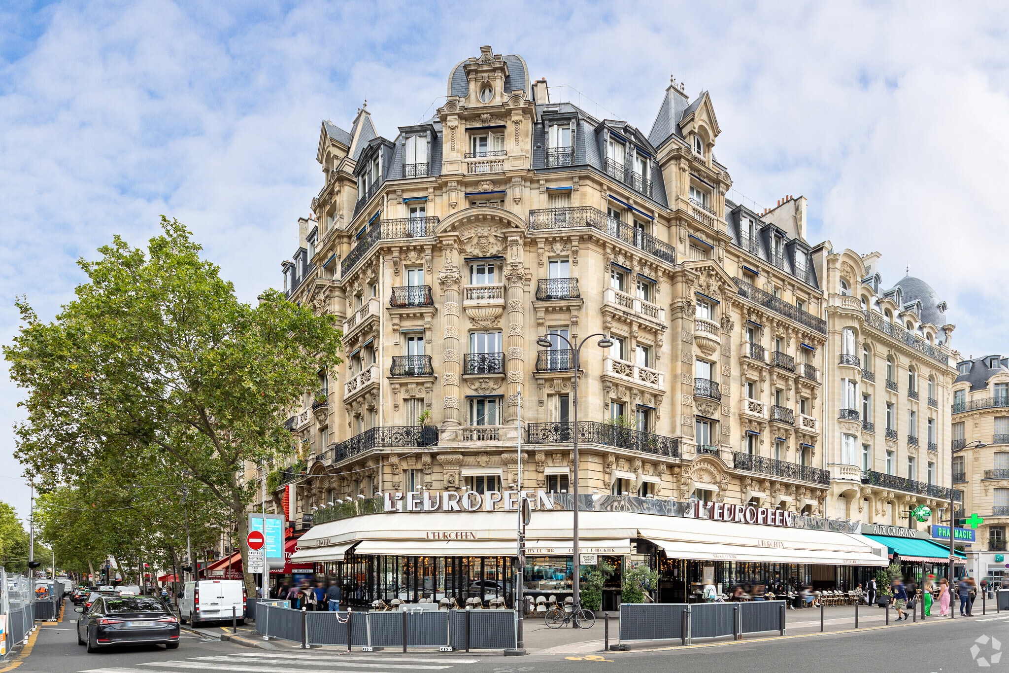 2 Rue De Lyon, Paris for sale Primary Photo- Image 1 of 19