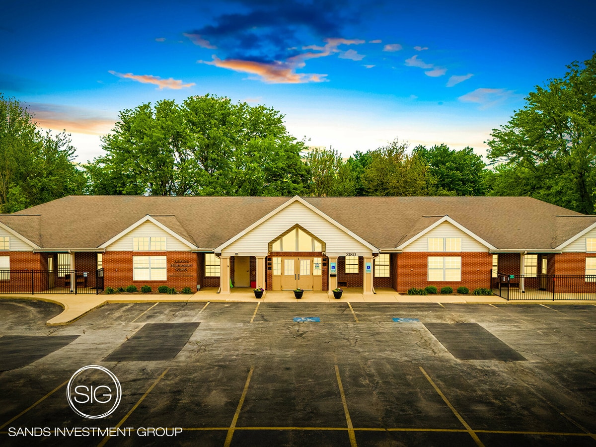 3180 N Aurora Rd, Aurora, IL for sale Primary Photo- Image 1 of 6