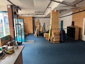 134 Fore St, Exeter for lease Interior Photo- Image 2 of 5