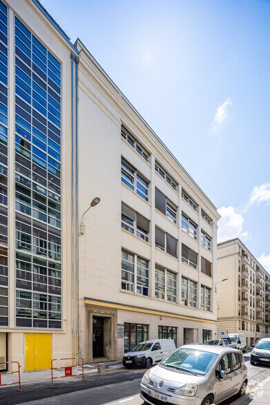 Office in Lyon for lease - Building Photo - Image 2 of 3