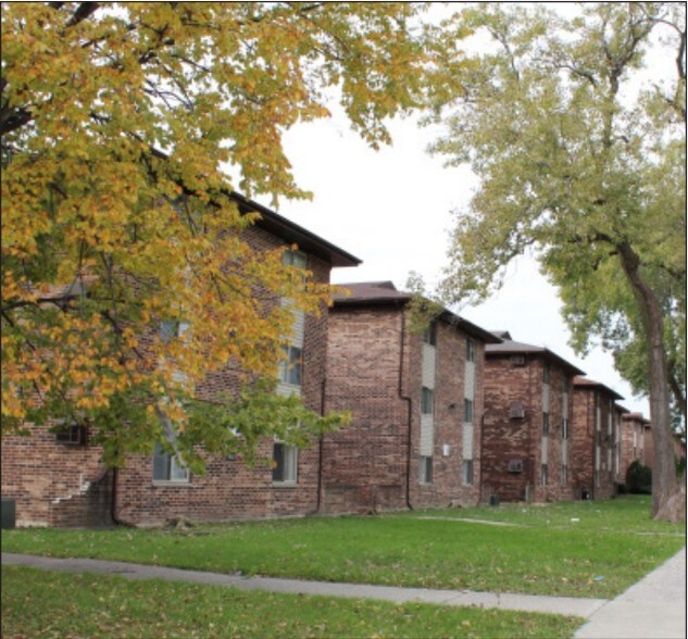 3002-3044 Bernice Ave, Lansing, IL for sale - Primary Photo - Image 1 of 1