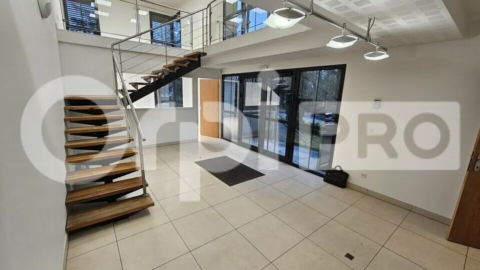 Location Bureaux 87 m² - Photo 1