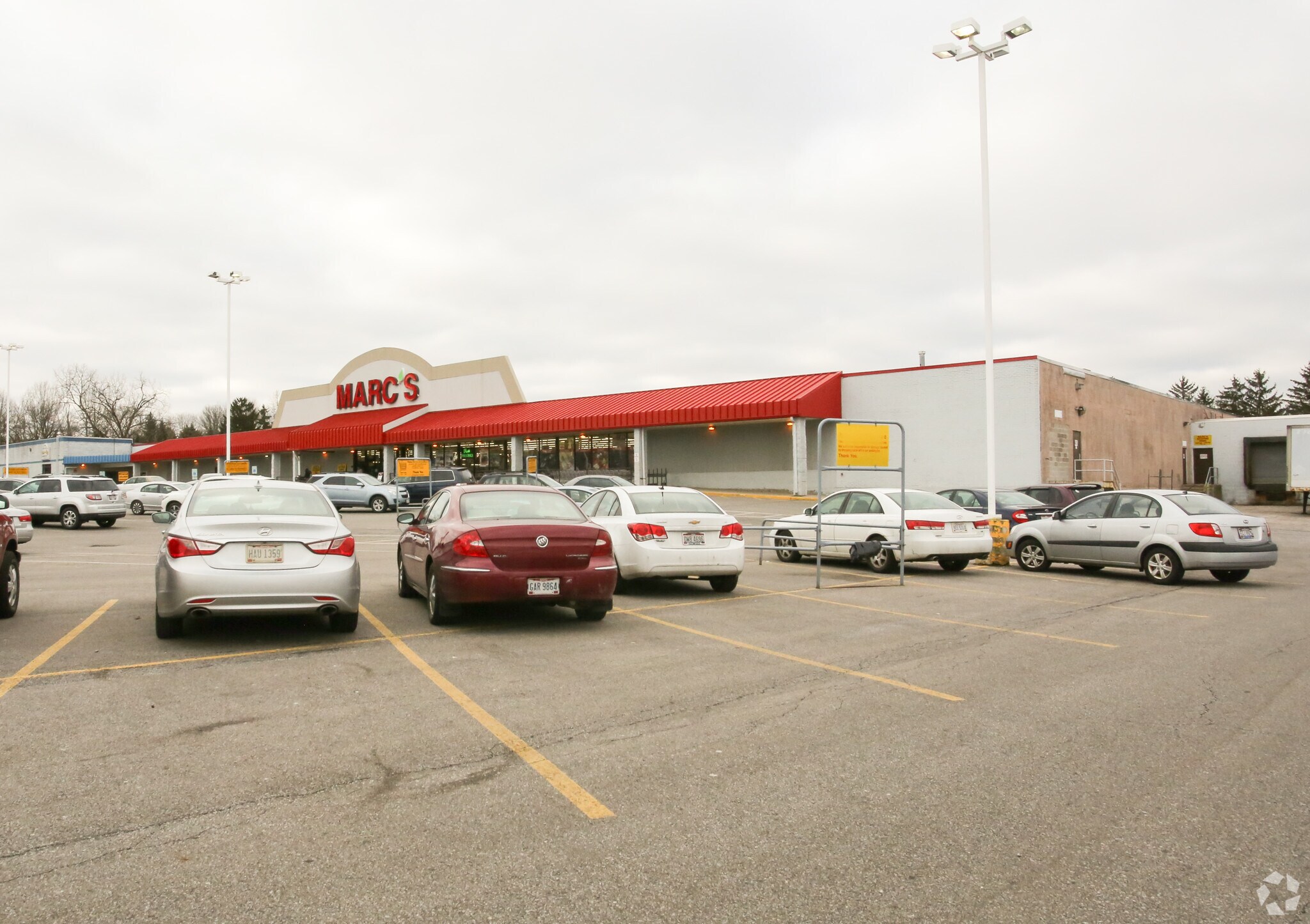 2900 State Rd, Cuyahoga Falls, OH 44223 Marc's Plaza