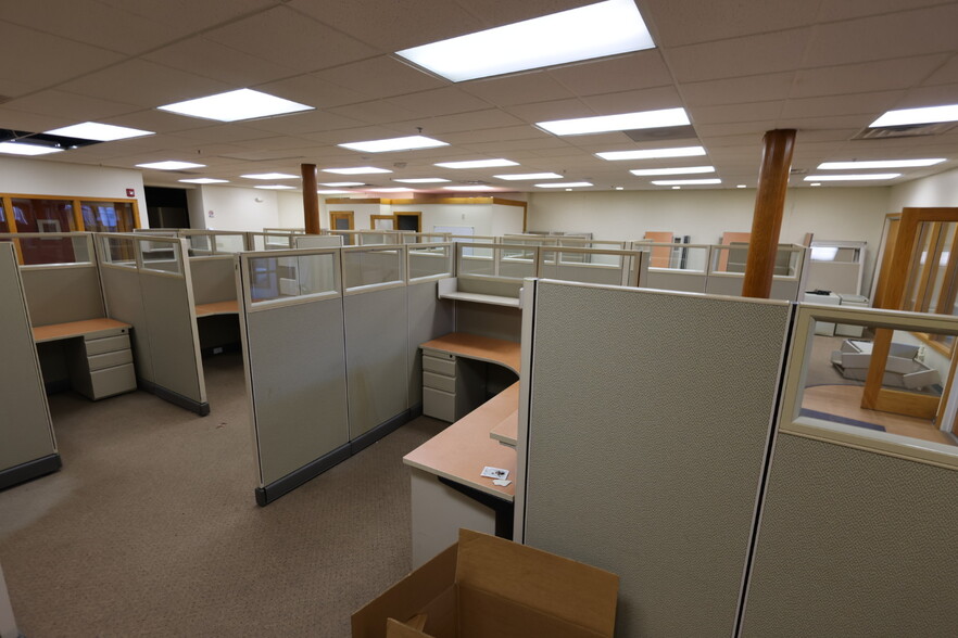 913-915 Western Ave, Pittsburgh, PA for lease - Building Photo - Image 2 of 20