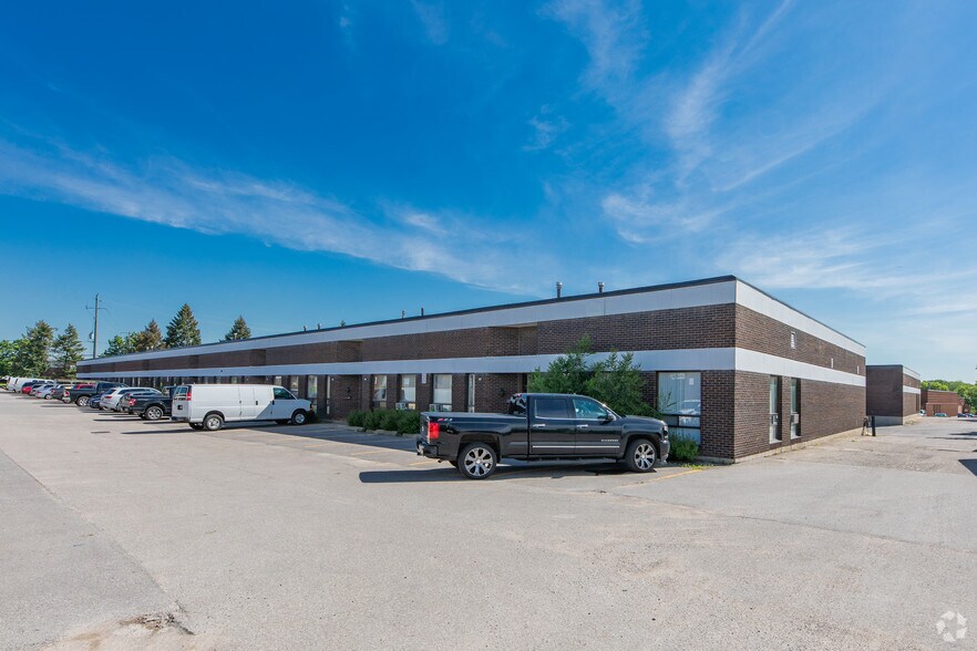 125-149 Dolomite Dr, Toronto, ON for lease - Building Photo - Image 2 of 2