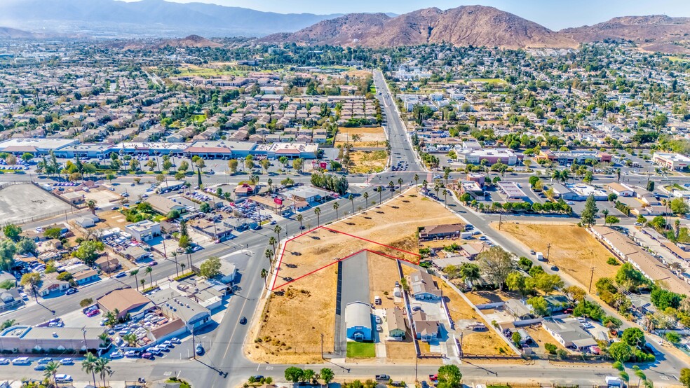 11035 Wells Ave, Riverside, CA for sale - Building Photo - Image 3 of 19