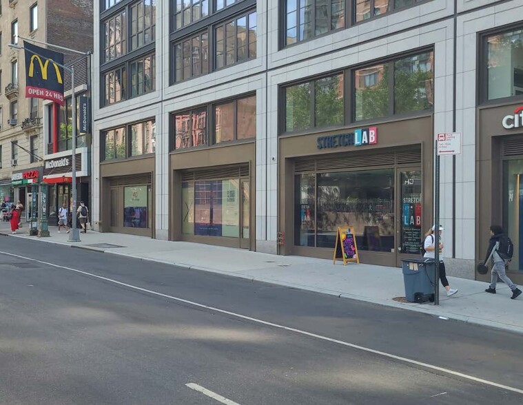 2551-2555 Broadway, New York, NY for lease - Building Photo - Image 1 of 22