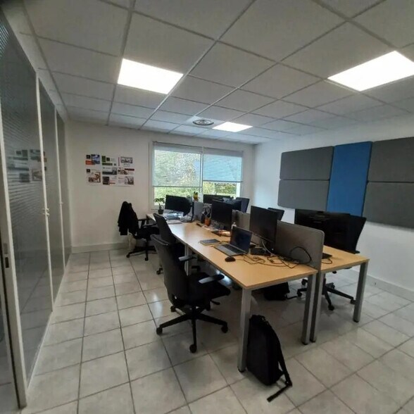 3 Rue De Tasmanie, Basse-Goulaine for lease - Building Photo - Image 2 of 5