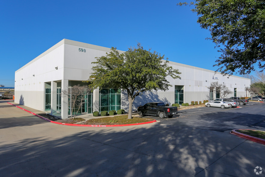 598 Greenhill Dr, Round Rock, TX for lease - Building Photo - Image 3 of 6