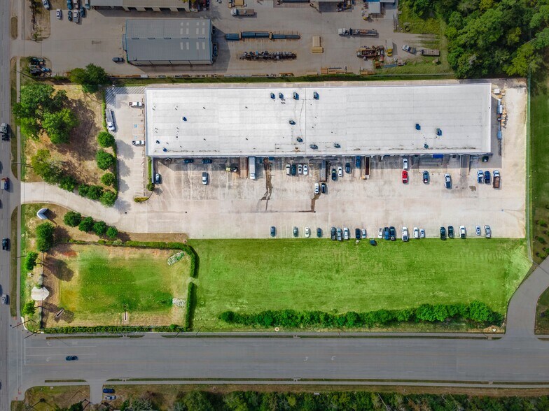 2323 N Frazier St, Conroe, TX for lease - Aerial - Image 3 of 4