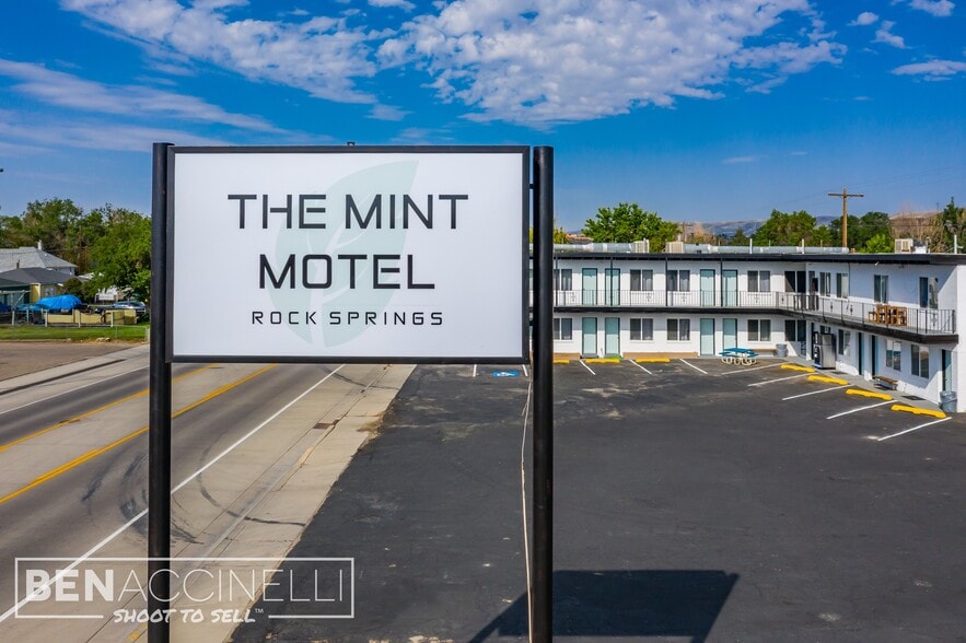 1411 9th St, Rock Springs, WY for sale - Primary Photo - Image 1 of 1