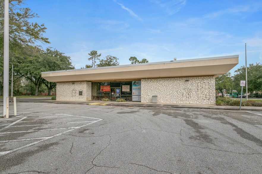 6545 Normandy Blvd, Jacksonville, FL for lease - Building Photo - Image 2 of 30