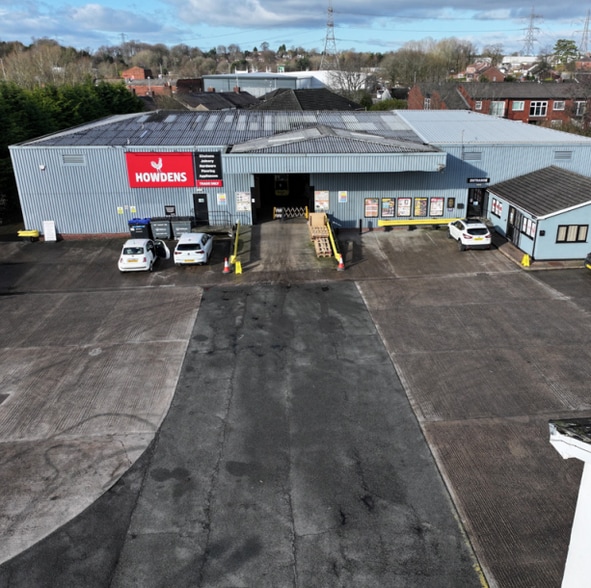 Howdens Trade Counter & Adelaide House portfolio of 2 properties for sale on LoopNet.com - Building Photo - Image 3 of 8