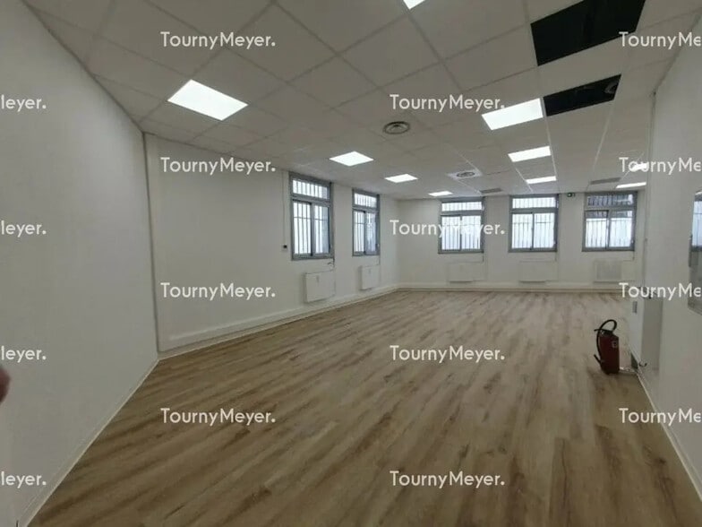 Office in Montpellier for lease - Interior Photo - Image 3 of 5