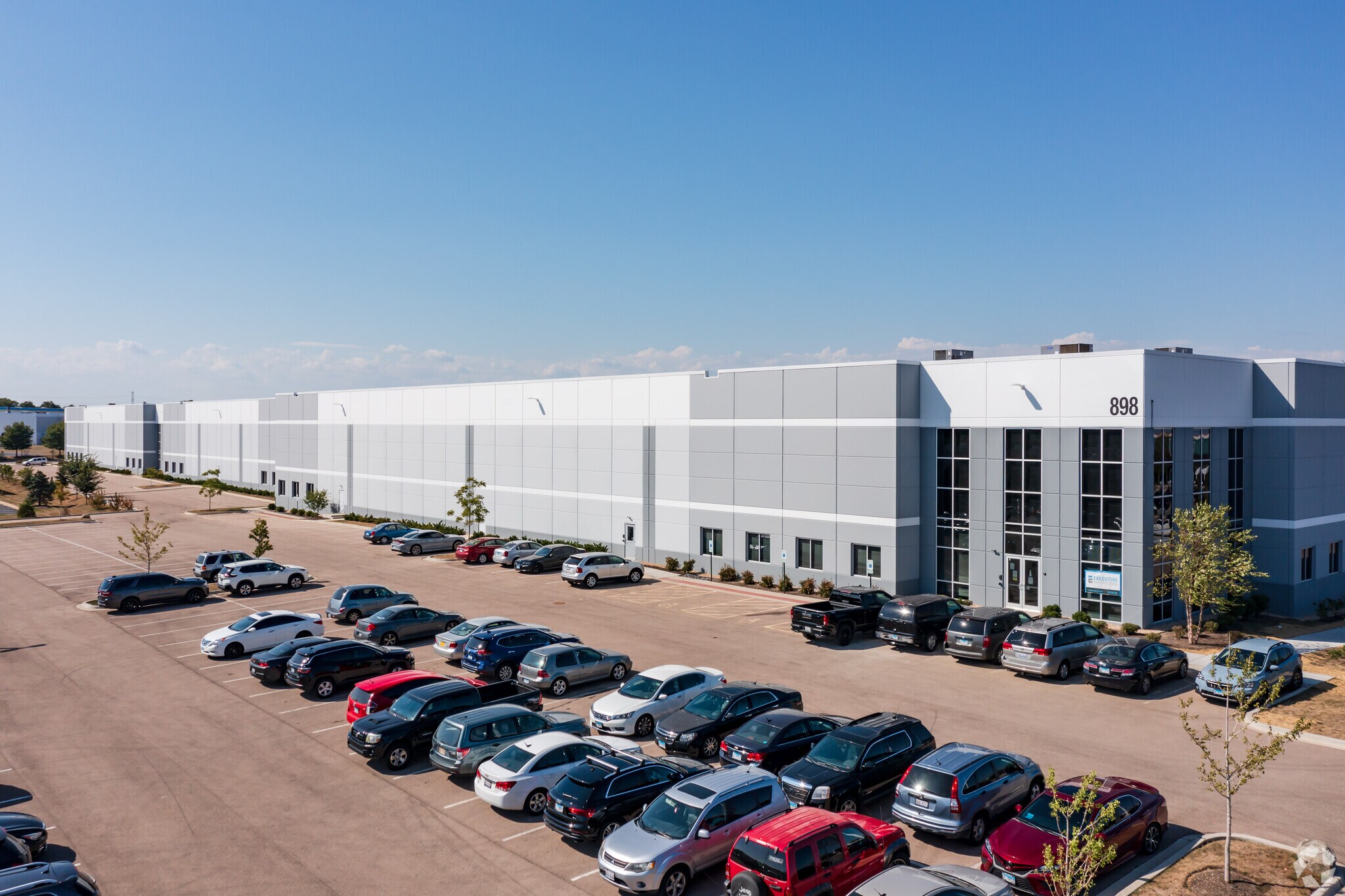 898 Meridian Lake Dr, Aurora, IL for sale Primary Photo- Image 1 of 1