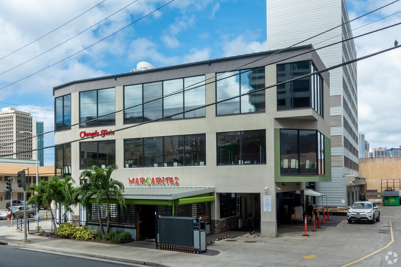 808 Sheridan St, Honolulu, HI 96814