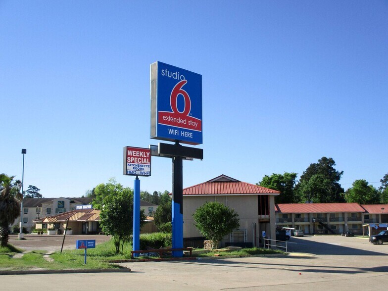 613 I-45 S, Huntsville, TX for sale - Primary Photo - Image 1 of 4