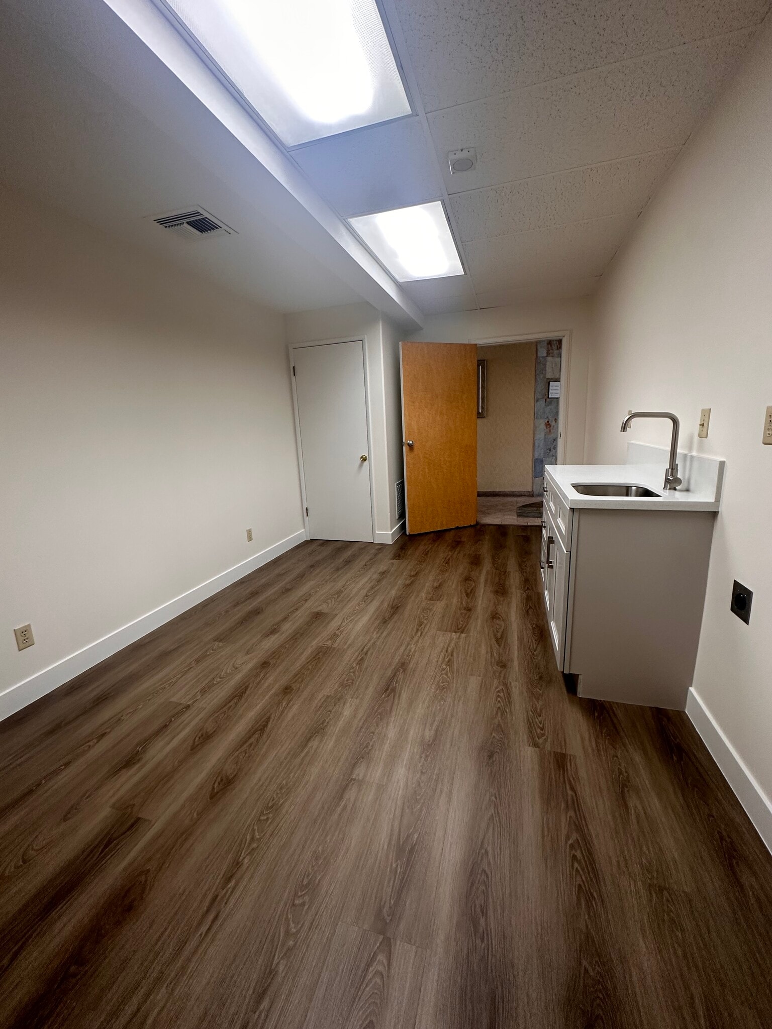 599 S Barranca Ave, Covina, CA for lease Building Photo- Image 1 of 3