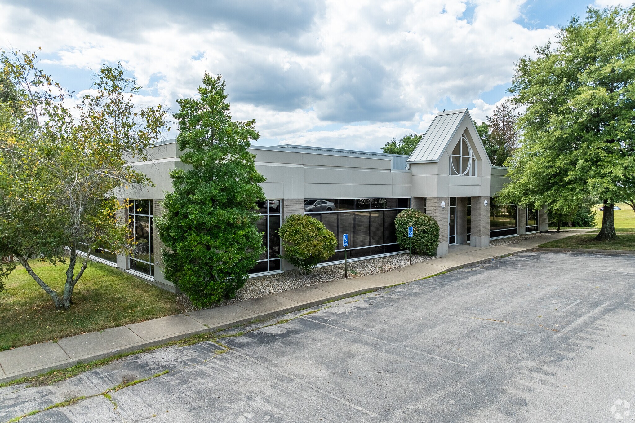 1517 Bull Lea Rd, Lexington, KY for sale Primary Photo- Image 1 of 1