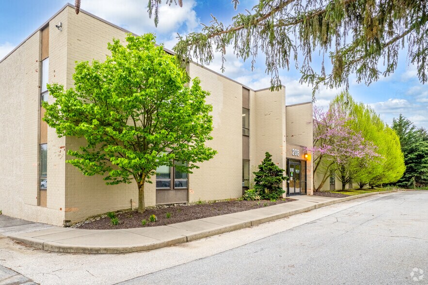 208 Welsh Pool Rd, Exton, PA for lease - Building Photo - Image 2 of 6