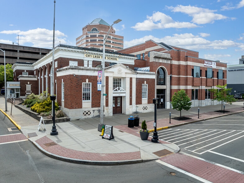 225-243 Main St, Middletown CT - Bar