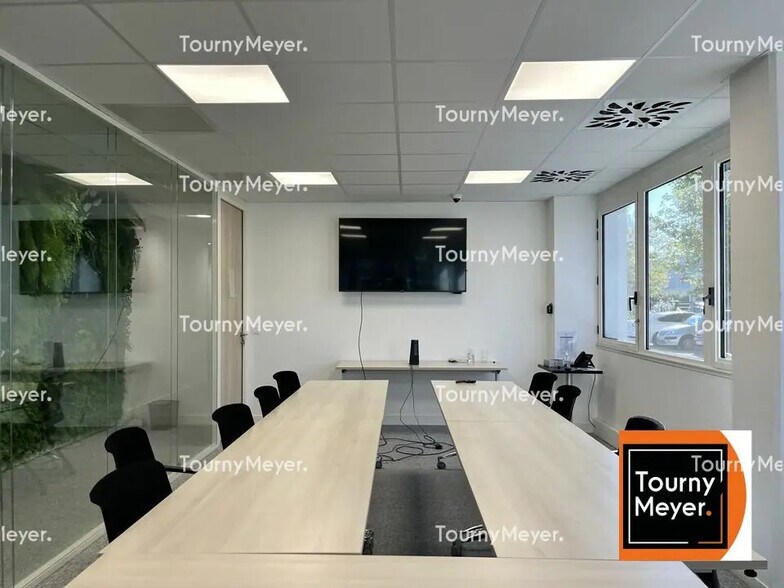 Office in Mérignac for lease - Interior Photo - Image 2 of 12