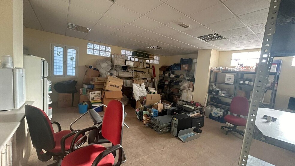 Retail in Zaragoza, Zaragoza for lease - Building Photo - Image 3 of 18