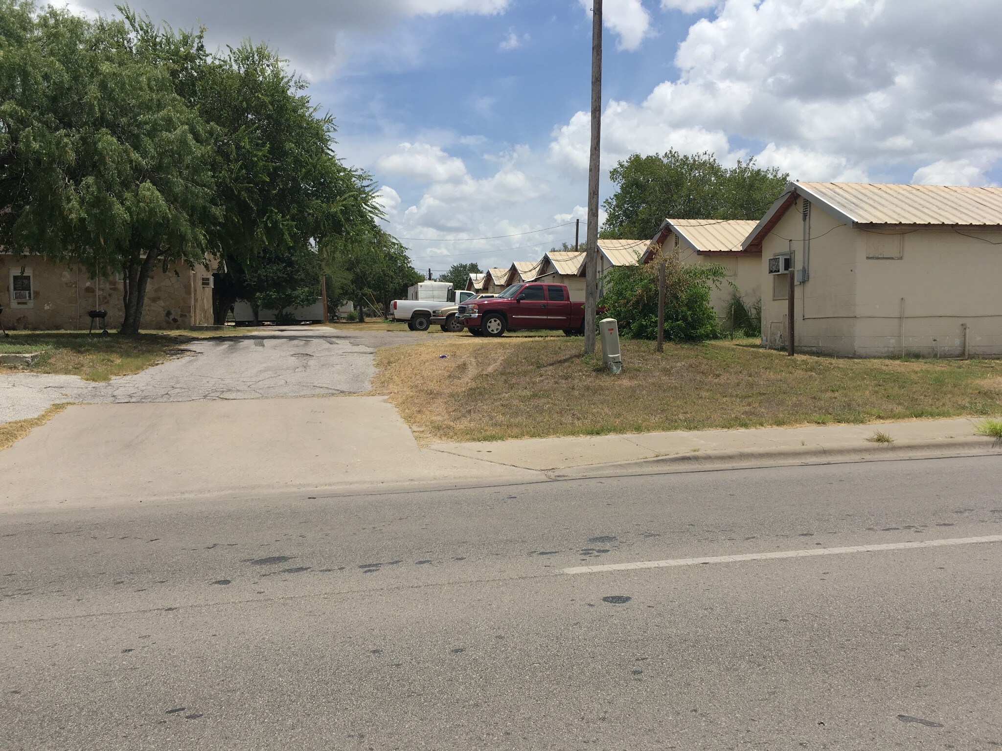 1404 N Harborth Ave, Three Rivers, TX 78071 Highway 281 Three