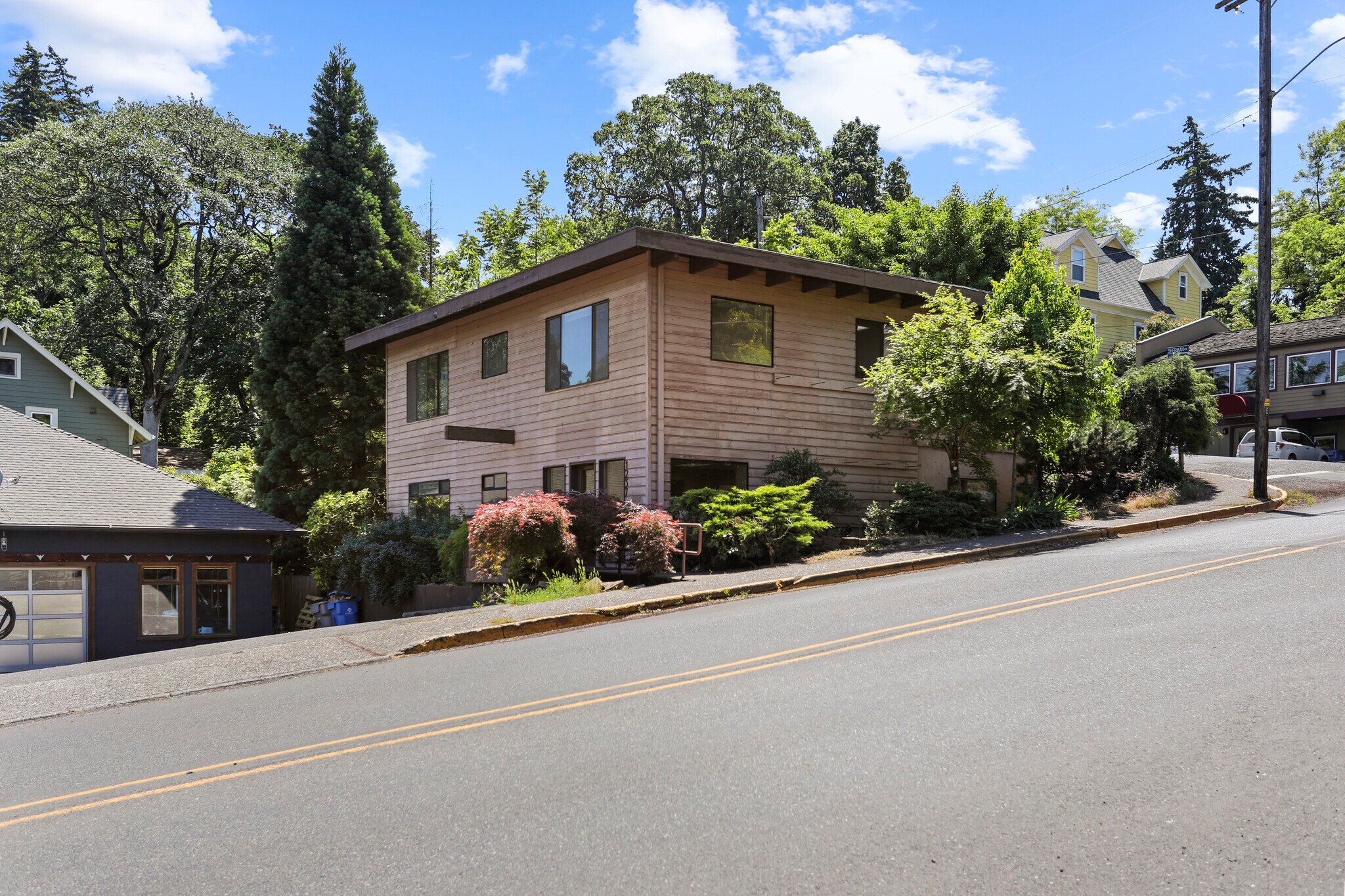 1237 State St, Hood River, OR for sale Building Photo- Image 1 of 1