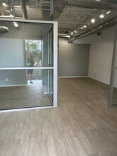 1701 N Palm Canyon Dr, Palm Springs, CA for lease Interior Photo- Image 2 of 4