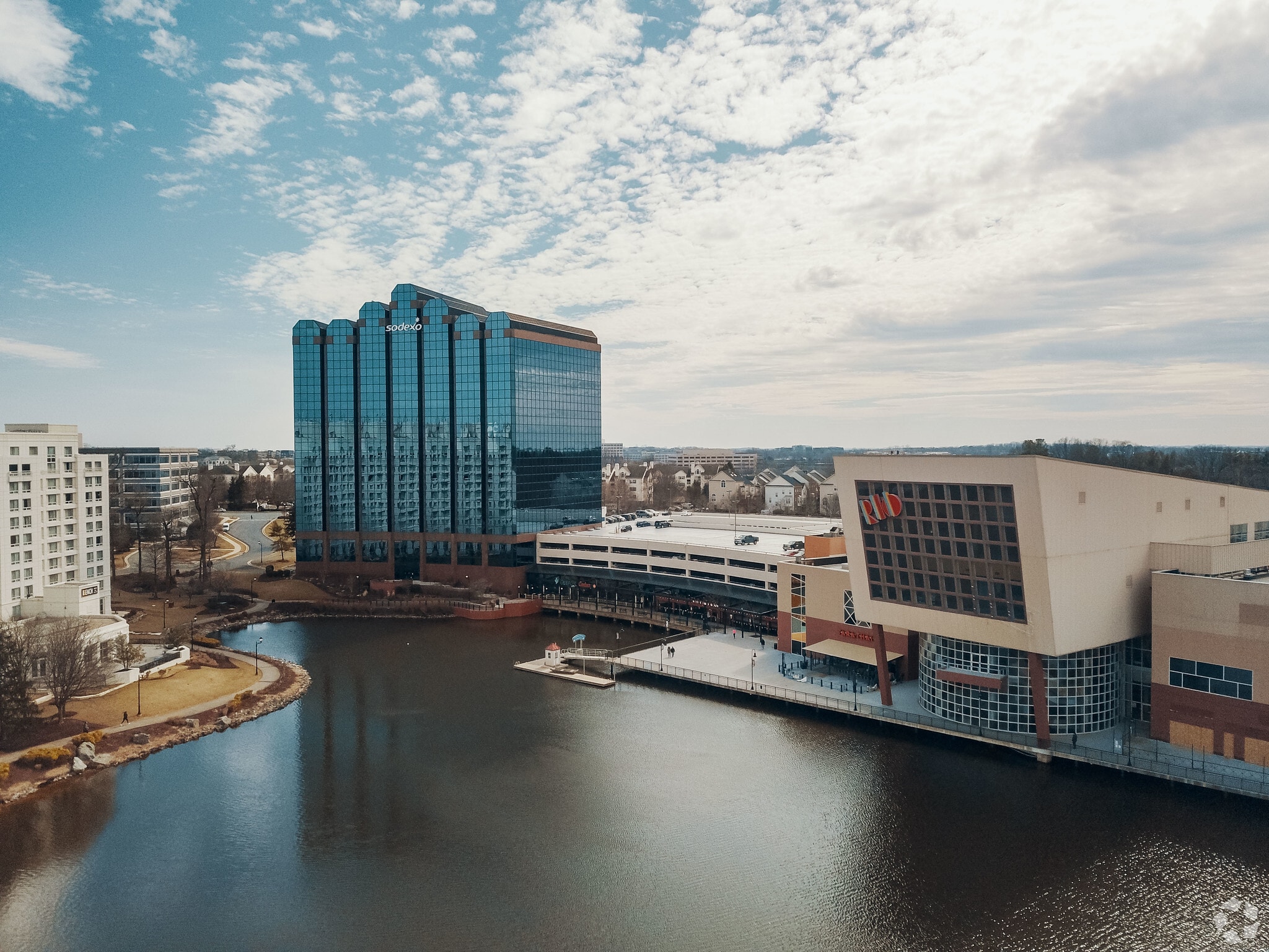 9801 Washingtonian Blvd, Gaithersburg, MD 20878 One Washingtonian