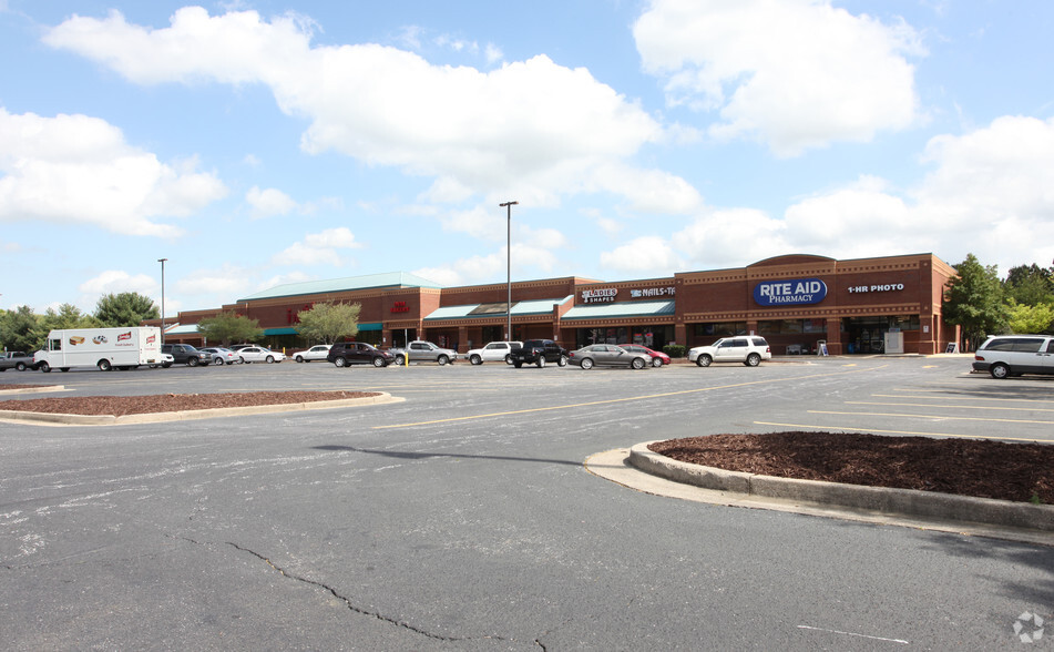 3320 Thompson Bridge Rd, Gainesville, GA for lease - Primary Photo - Image 1 of 3