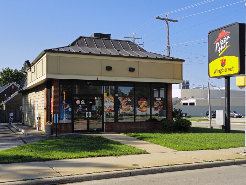 1808 University Ave, Green Bay, WI for sale - Building Photo - Image 1 of 1