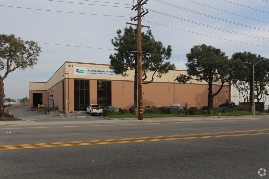 5650 Knott Ave, Buena Park, CA for lease - Building Photo - Image 2 of 4