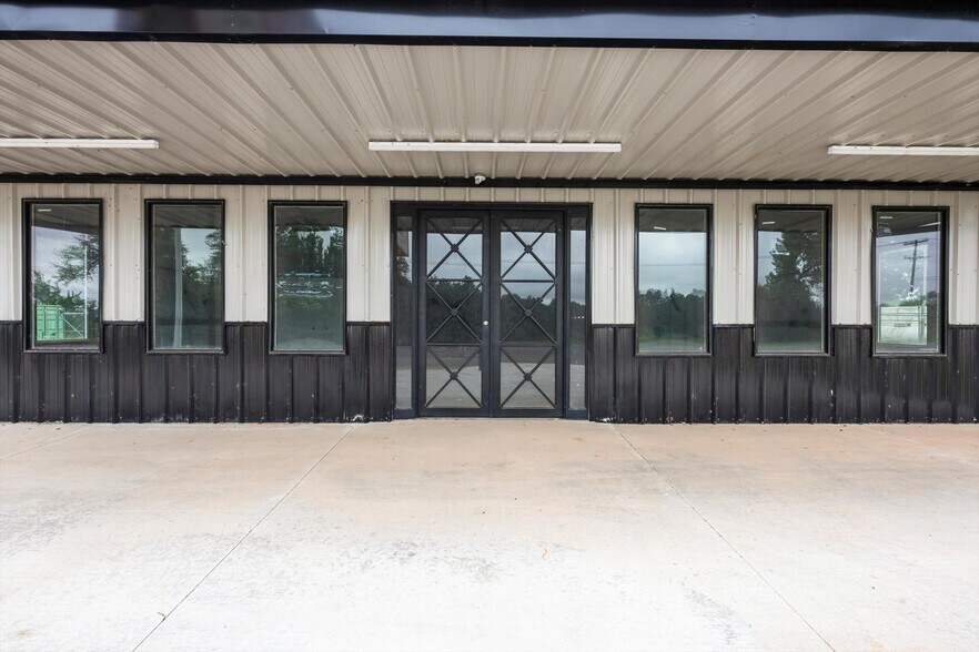 7725 NE 23rd St, Oklahoma City, OK for lease - Building Photo - Image 3 of 10