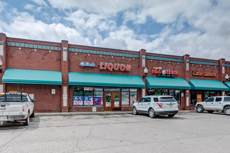 2233922383 Goddard Rd, Taylor, MI 48180