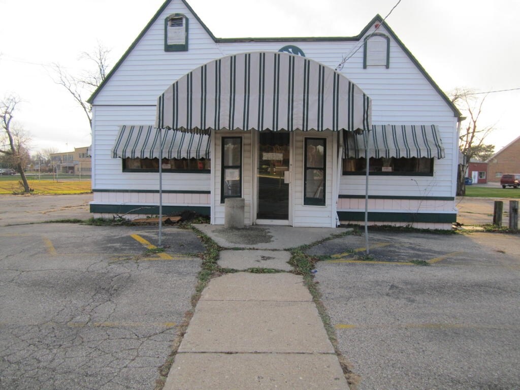 915 Territorial Rd W, Battle Creek, MI for sale Primary Photo- Image 1 of 1