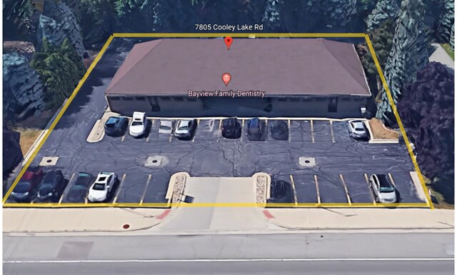 7805 Cooley Lake Rd, West Bloomfield, MI for lease Building Photo- Image 1 of 8