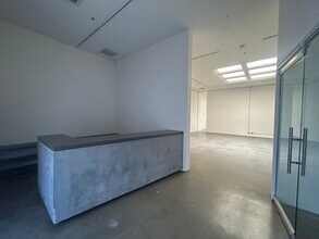902-926 Colorado Ave, Santa Monica, CA for lease Interior Photo- Image 2 of 10