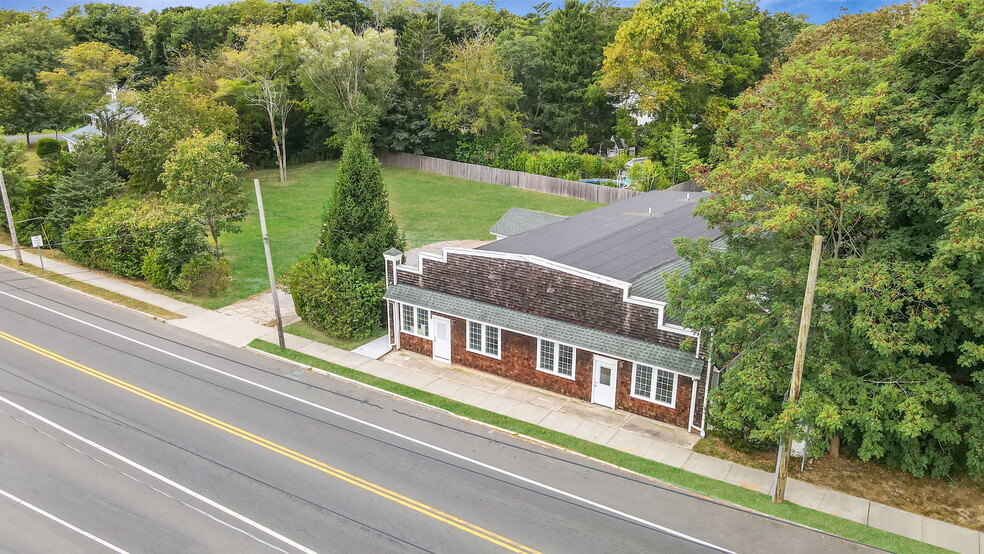 533 Montauk Hwy, East Moriches, NY for lease - Building Photo - Image 2 of 28